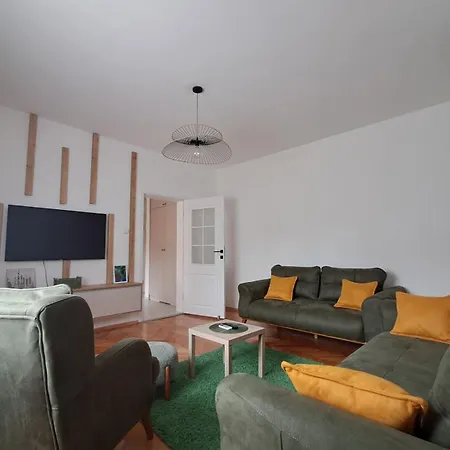 Point * פודגוריצה