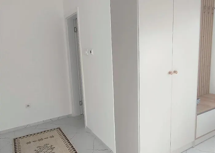 Point דירה פודגוריצה