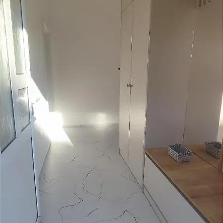 Point Apartment