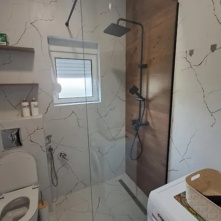 Point * פודגוריצה