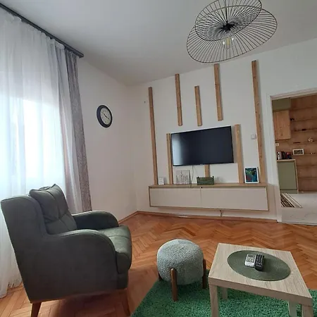 Apartment Point *